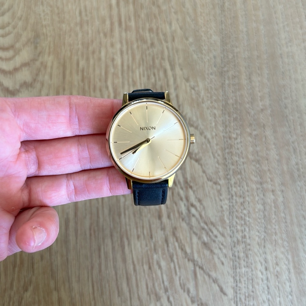 Nixon watch leather black and gold